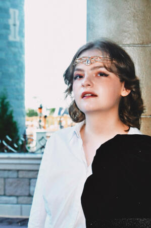 “Royal” concept senior photoshoot, October 2024